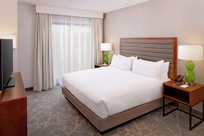 Imagen de la habitación del Hotel Embassy Suites By Hilton Boston Marlborough. Foto 3