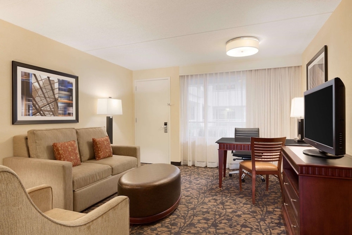 Imagen de la habitación del Hotel Embassy Suites By Hilton Boston Waltham. Foto 4