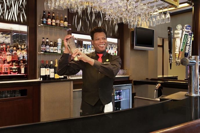 Imagen de los interiores del Hotel Embassy Suites By Hilton Boston Waltham. Foto 17