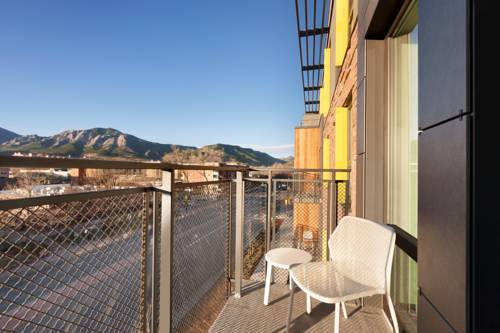 Imagen de la habitación del Hotel Embassy Suites By Hilton Boulder. Foto 1