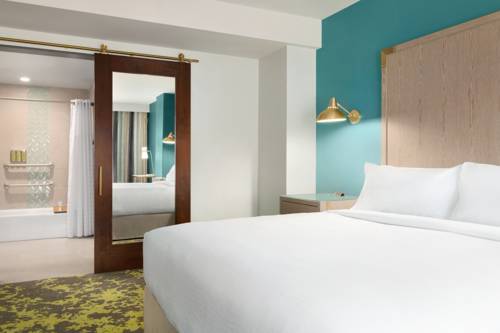 Imagen de la habitación del Hotel Embassy Suites By Hilton Boulder. Foto 6