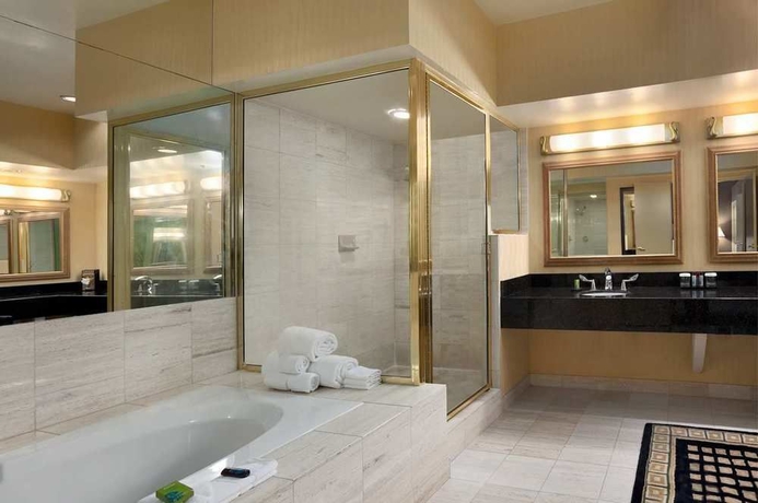 Imagen de la habitación del Hotel Embassy Suites By Hilton Brea North Orange County. Foto 4