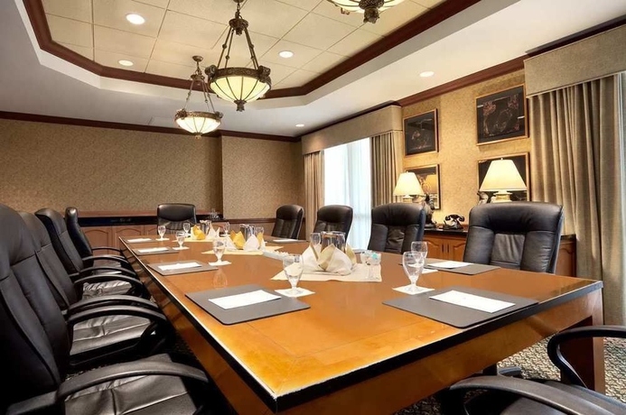 Imagen de los interiores del Hotel Embassy Suites By Hilton Brea North Orange County. Foto 14