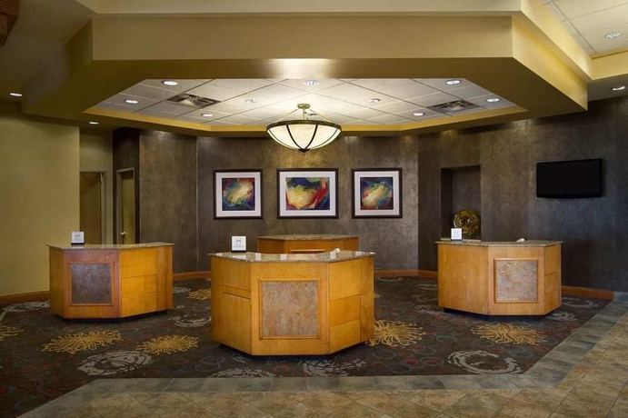 Imagen de los interiores del Hotel Embassy Suites By Hilton Charleston Airport Convention Ctr. Foto 8
