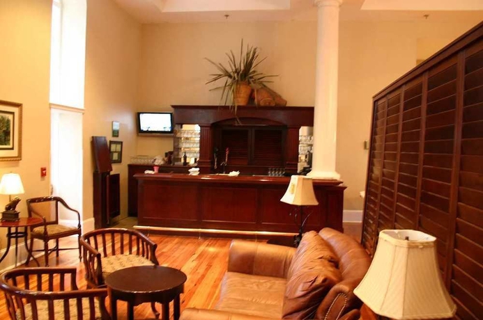 Imagen de los interiores del Hotel Embassy Suites By Hilton Charleston Historic District. Foto 10