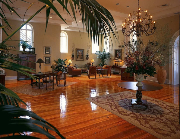 Imagen de los interiores del Hotel Embassy Suites By Hilton Charleston Historic District. Foto 11