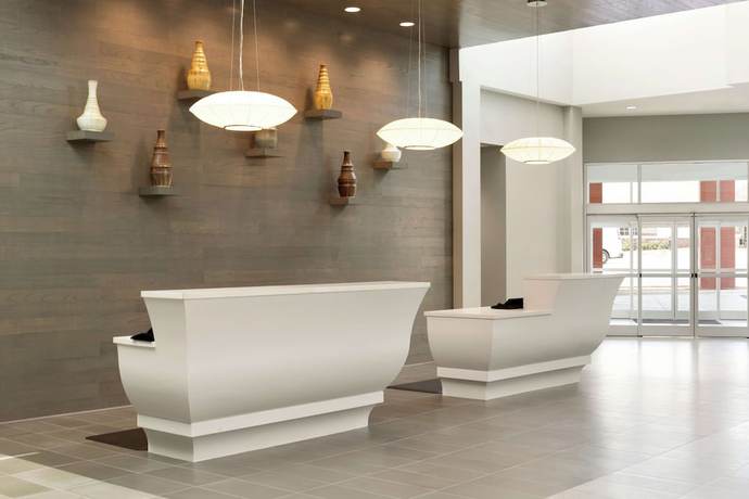 Imagen de los interiores del Hotel Embassy Suites By Hilton Charlotte Ayrsley. Foto 17