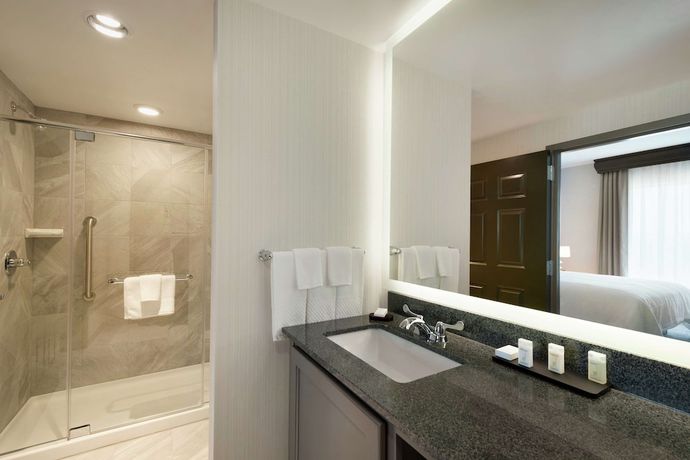 Imagen de la habitación del Hotel Embassy Suites By Hilton Charlotte Ayrsley. Foto 13