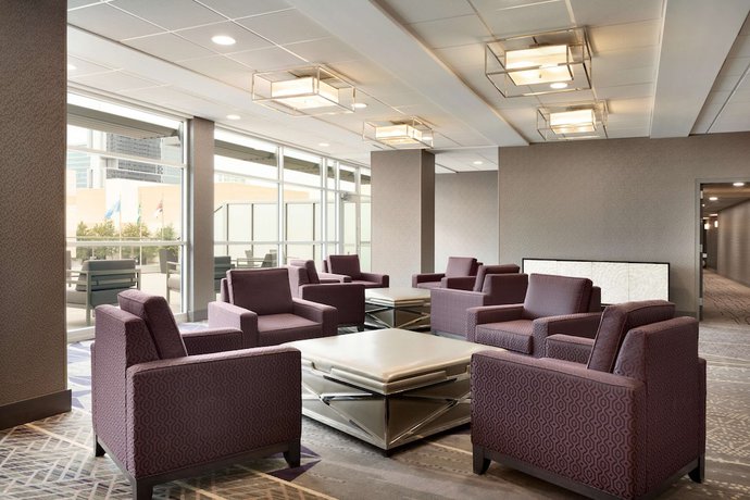 Imagen de los interiores del Hotel Embassy Suites By Hilton Charlotte Uptown. Foto 17