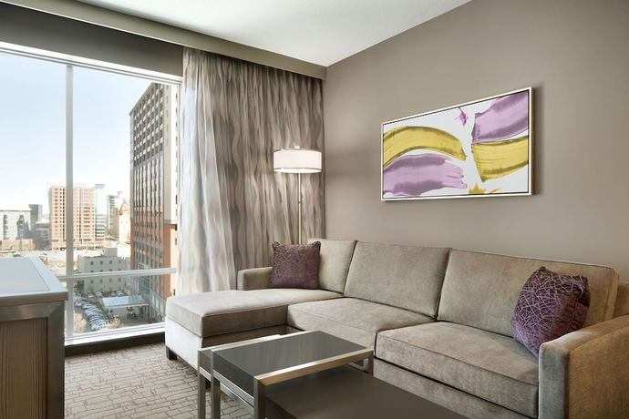 Imagen de la habitación del Hotel Embassy Suites By Hilton Charlotte Uptown. Foto 6