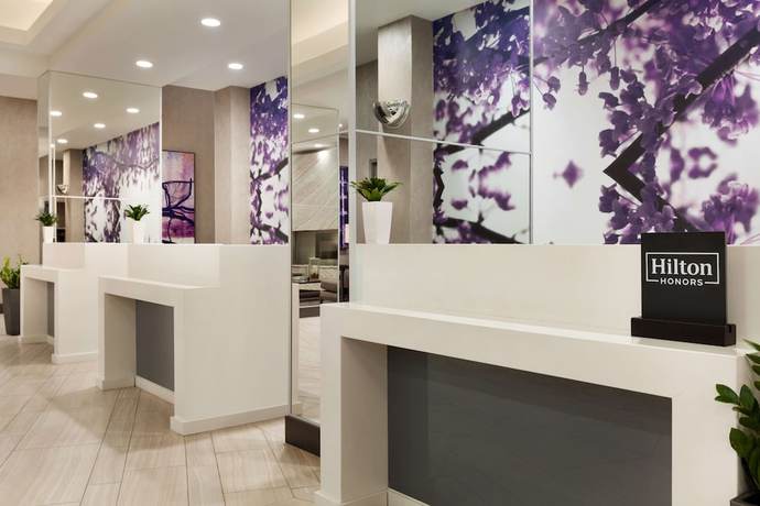 Imagen de los interiores del Hotel Embassy Suites By Hilton Charlotte Uptown. Foto 18
