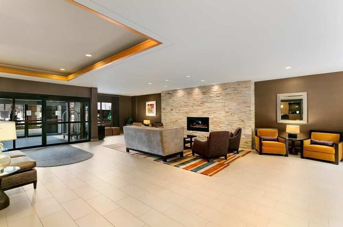 Imagen de los interiores del Hotel Embassy Suites By Hilton Chicago North Shore Deerfield. Foto 7