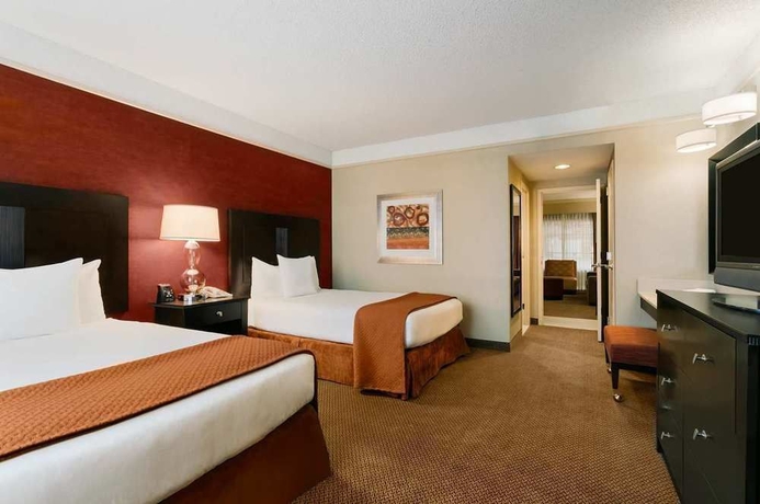 Imagen de los interiores del Hotel Embassy Suites By Hilton Chicago North Shore Deerfield. Foto 11