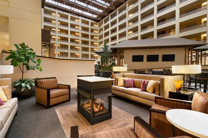 Imagen de los interiores del Hotel Embassy Suites By Hilton Chicago North Shore Deerfield. Foto 13