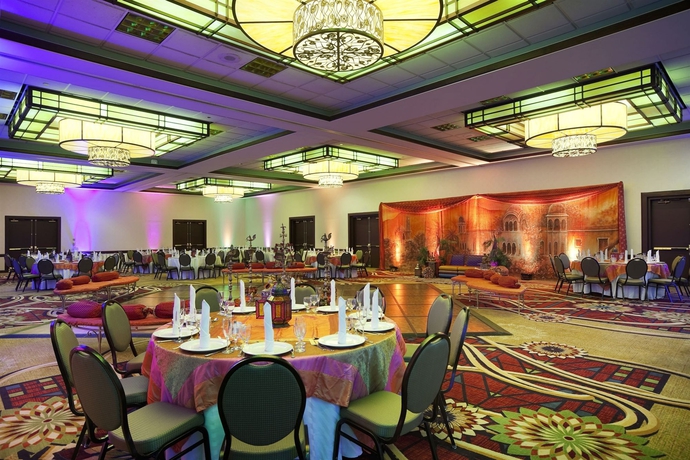 Imagen de los interiores del Hotel Embassy Suites By Hilton Chicago O'hare Rosemont. Foto 13