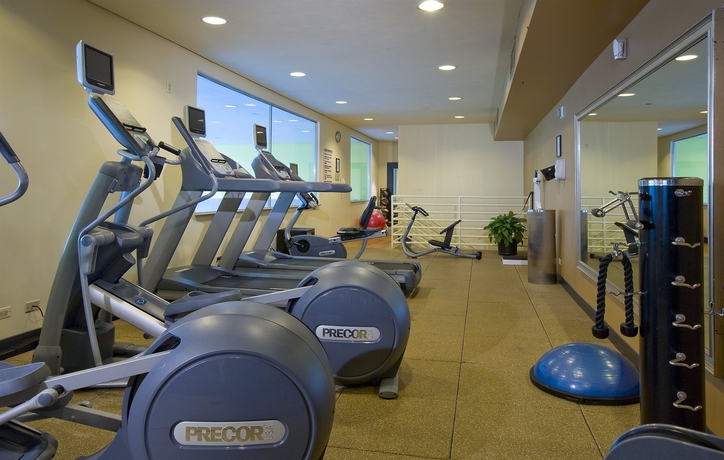 Imagen de los interiores del Hotel Embassy Suites By Hilton Chicago O'hare Rosemont. Foto 15