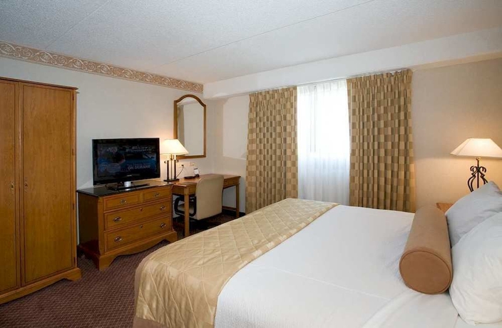 Imagen de la habitación del Hotel Embassy Suites By Hilton Chicago Schaumburg Woodfield. Foto 4