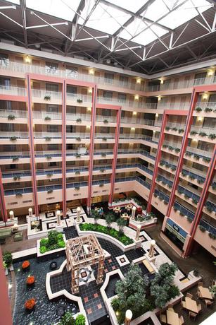 Imagen general del Hotel Embassy Suites By Hilton Cincinnati Rivercenter. Foto 7