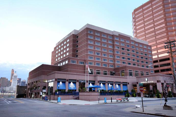 Imagen general del Hotel Embassy Suites By Hilton Cincinnati Rivercenter. Foto 8
