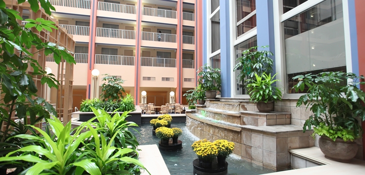 Imagen general del Hotel Embassy Suites By Hilton Cincinnati Rivercenter. Foto 16