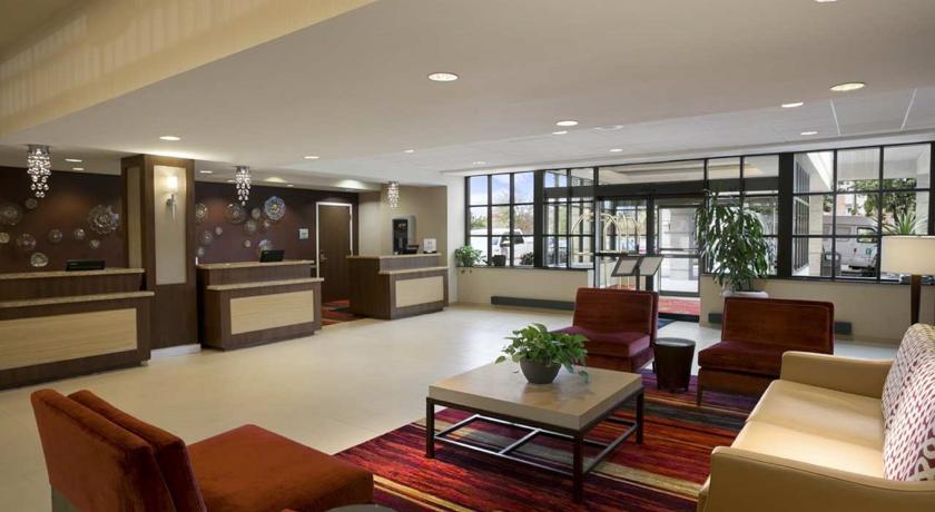 Imagen general del Hotel Embassy Suites By Hilton Cleveland Beachwood. Foto 8