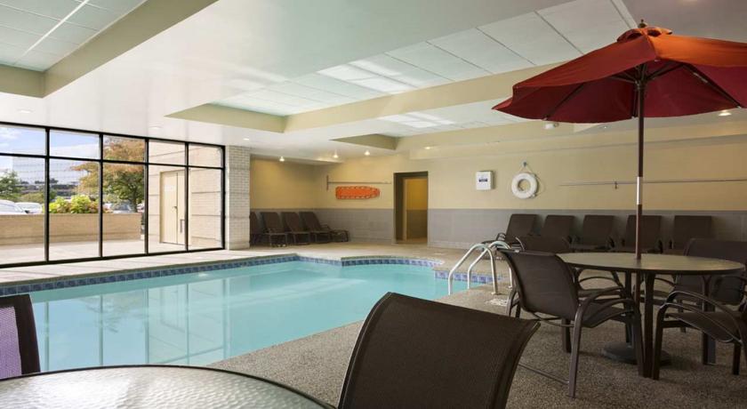 Imagen general del Hotel Embassy Suites By Hilton Cleveland Beachwood. Foto 14