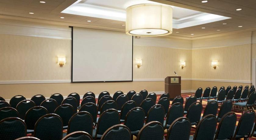 Imagen general del Hotel Embassy Suites By Hilton Cleveland Beachwood. Foto 17