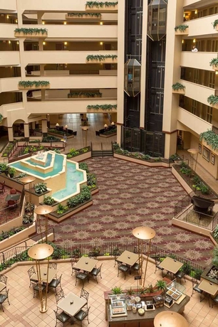 Imagen de los interiores del Hotel Embassy Suites By Hilton Columbia Greystone. Foto 13