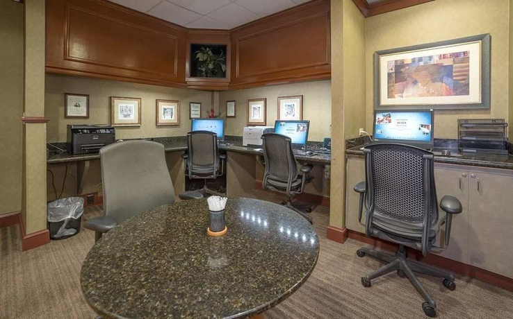 Imagen de los interiores del Hotel Embassy Suites By Hilton Columbia Greystone. Foto 15
