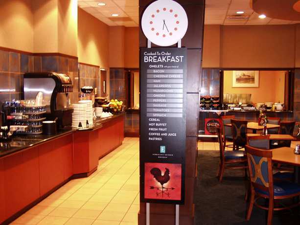 Imagen de los interiores del Hotel Embassy Suites By Hilton Columbus Dublin. Foto 8
