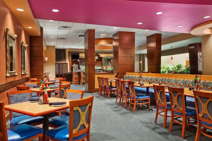 Imagen de los interiores del Hotel Embassy Suites By Hilton Columbus Dublin. Foto 10