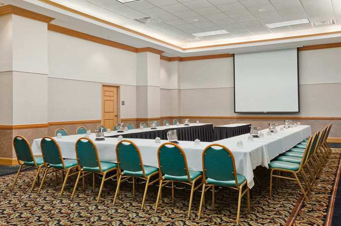 Imagen de los interiores del Hotel Embassy Suites By Hilton Columbus Dublin. Foto 11