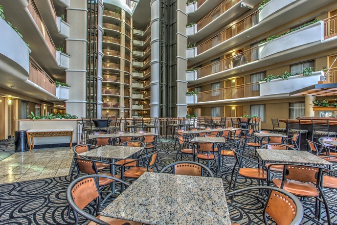 Imagen del bar/restaurante del Hotel Embassy Suites By Hilton Convention Center Las Vegas. Foto 3