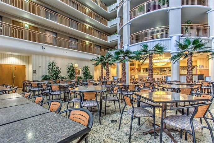 Imagen del bar/restaurante del Hotel Embassy Suites By Hilton Convention Center Las Vegas. Foto 5