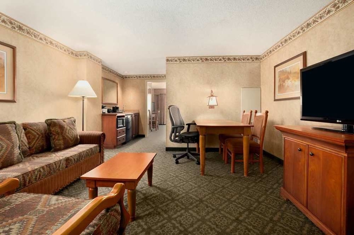 Imagen de los interiores del Hotel Embassy Suites By Hilton Dallas Dfw Airport North. Foto 14