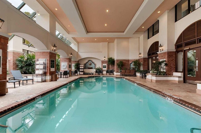 Imagen de la piscina del Hotel Embassy Suites By Hilton Dallas Dfw Airport South. Foto 15