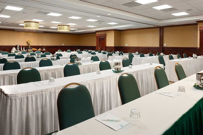 Imagen de los interiores del Hotel Embassy Suites By Hilton Dallas Dfw Airport South. Foto 10