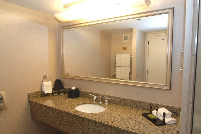 Imagen de la habitación del Hotel Embassy Suites By Hilton Dallas Love Field. Foto 7