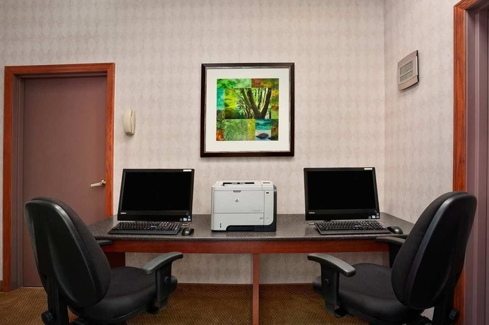 Imagen de los interiores del Hotel Embassy Suites By Hilton Dallas Near The Galleria. Foto 10