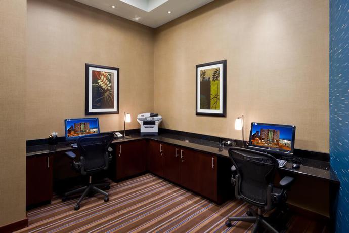 Imagen de los interiores del Hotel Embassy Suites By Hilton Denver Downtown Convention Center. Foto 9