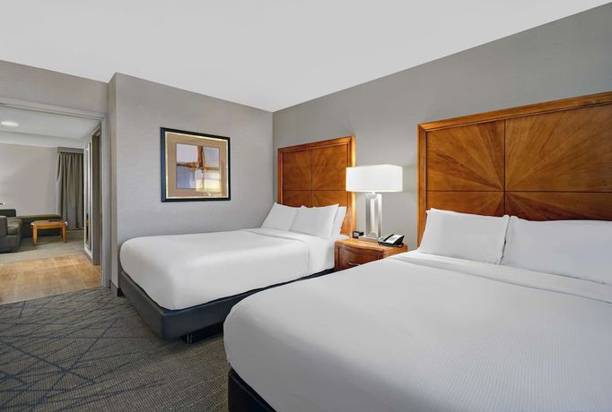 Imagen de la habitación del Hotel Embassy Suites By Hilton Detroit Livonia Novi. Foto 3