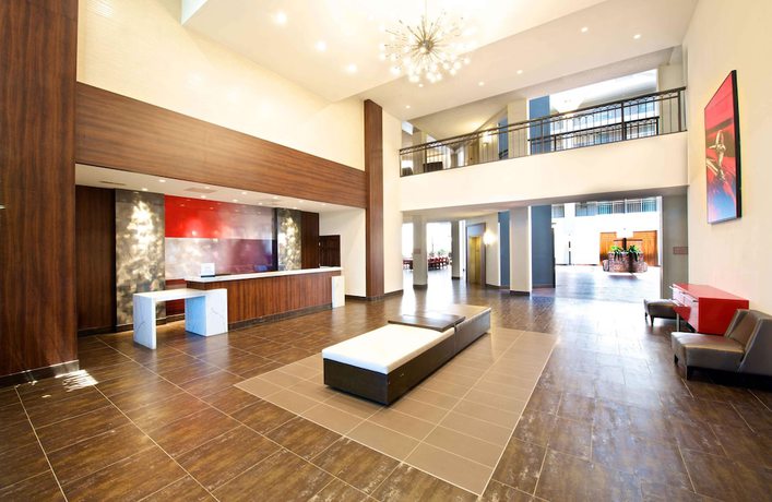 Imagen de los interiores del Hotel Embassy Suites By Hilton Detroit Livonia Novi. Foto 19