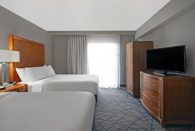 Imagen de la habitación del Hotel Embassy Suites By Hilton Detroit Livonia Novi. Foto 10