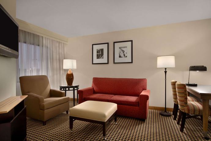 Imagen de la habitación del Hotel Embassy Suites By Hilton Detroit Metro Airport. Foto 7
