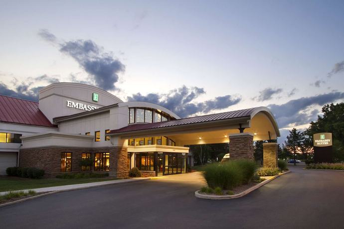 Imagen general del Hotel Embassy Suites By Hilton Detroit Metro Airport. Foto 1