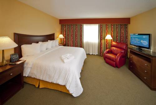 Imagen de la habitación del Hotel Embassy Suites By Hilton Detroit Troy Auburn Hills. Foto 1