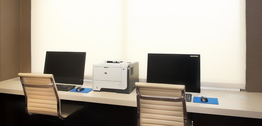 Imagen de los interiores del Hotel Embassy Suites By Hilton Dulles Airport. Foto 13