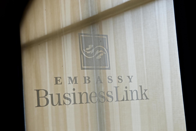 Imagen de los interiores del Hotel Embassy Suites By Hilton Dulles Airport. Foto 14