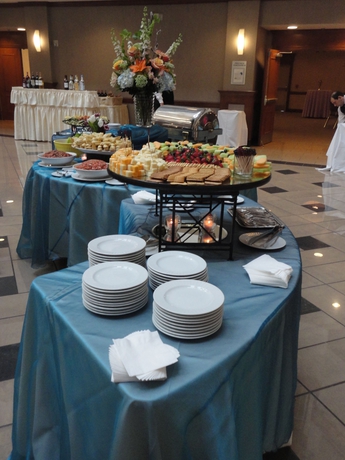 Imagen del bar/restaurante del Hotel Embassy Suites By Hilton Dulles North Loudoun. Foto 3