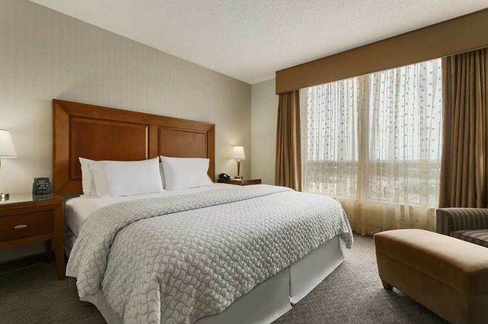 Imagen de la habitación del Hotel Embassy Suites By Hilton Dulles North Loudoun. Foto 11